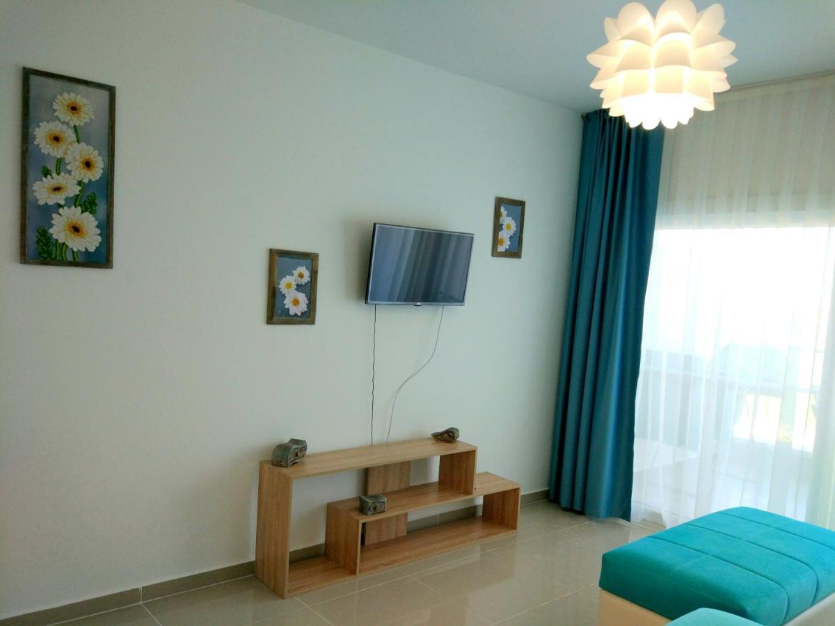 Blue Apartment In 5* Ceasar Resort Trikomo Exterior foto